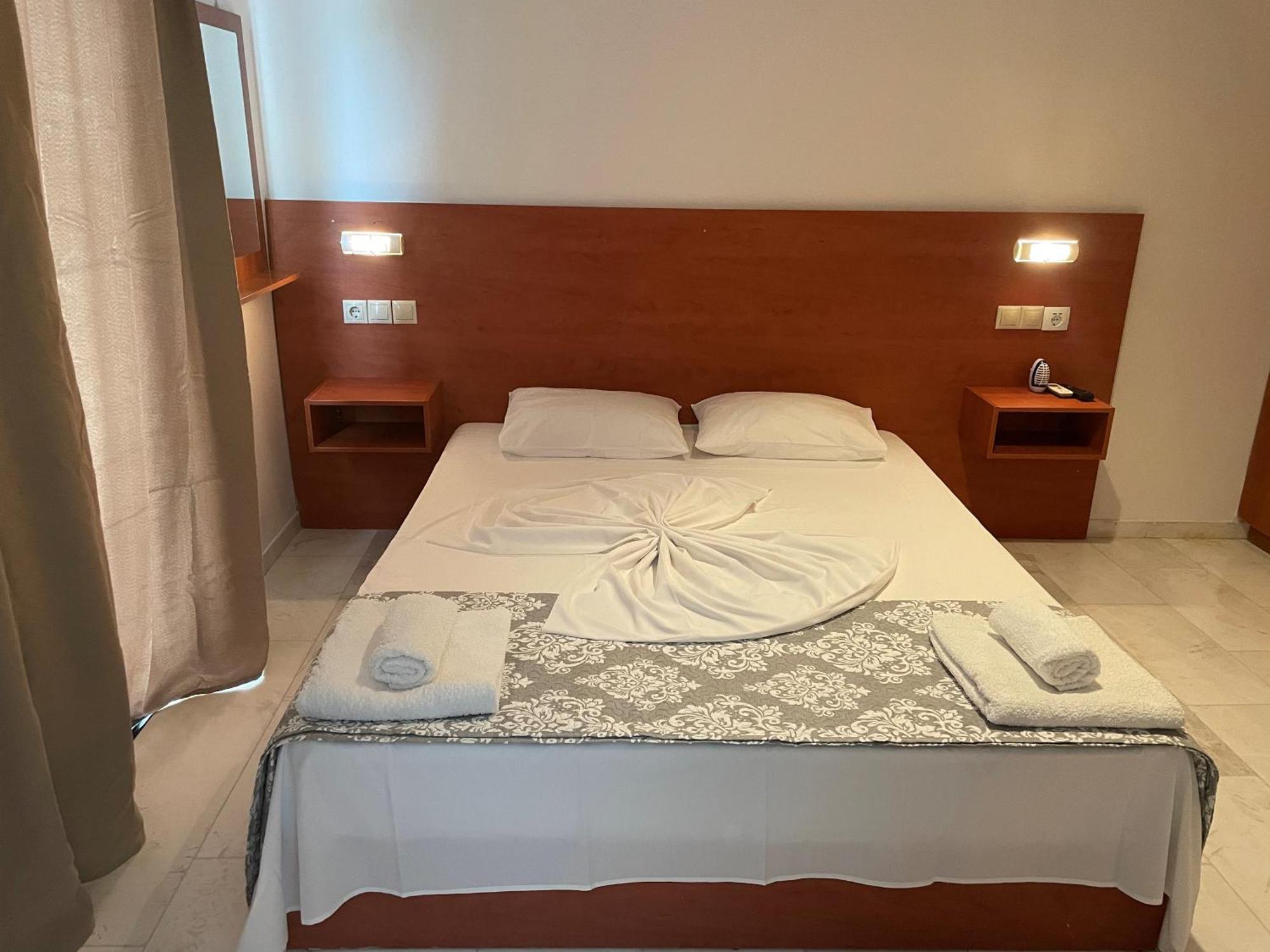 Hotel Kourkoumelata Argostoli  Exteriör bild